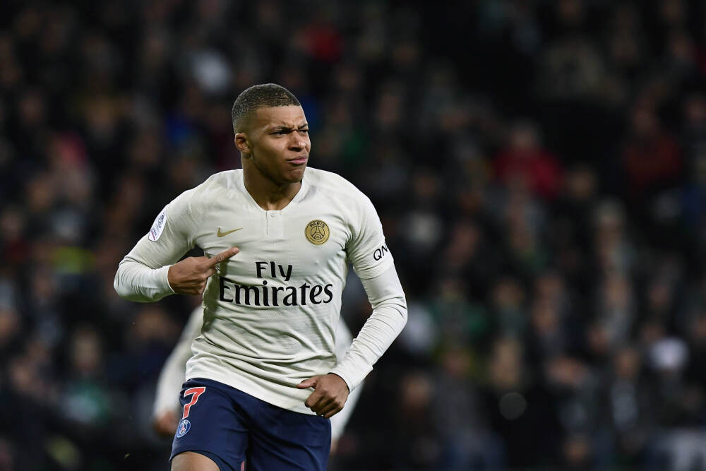 承诺“夺冠就给每个人送一辆车”的女老板，连夜清空视频